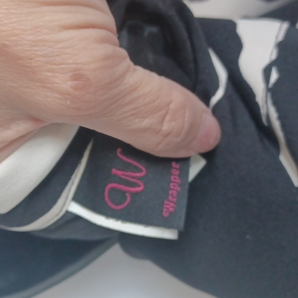 Wrapper jacket Jr sz M, black & cream, belted - Picture 6 of 7